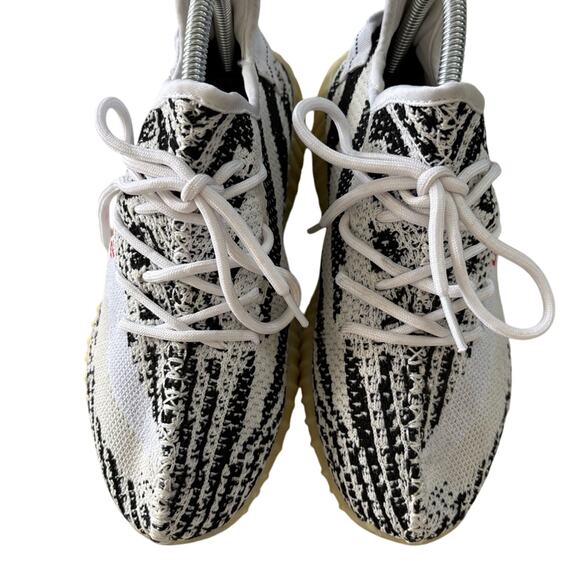Yeezy Boost 350 Zebra - Picture 2 of 6